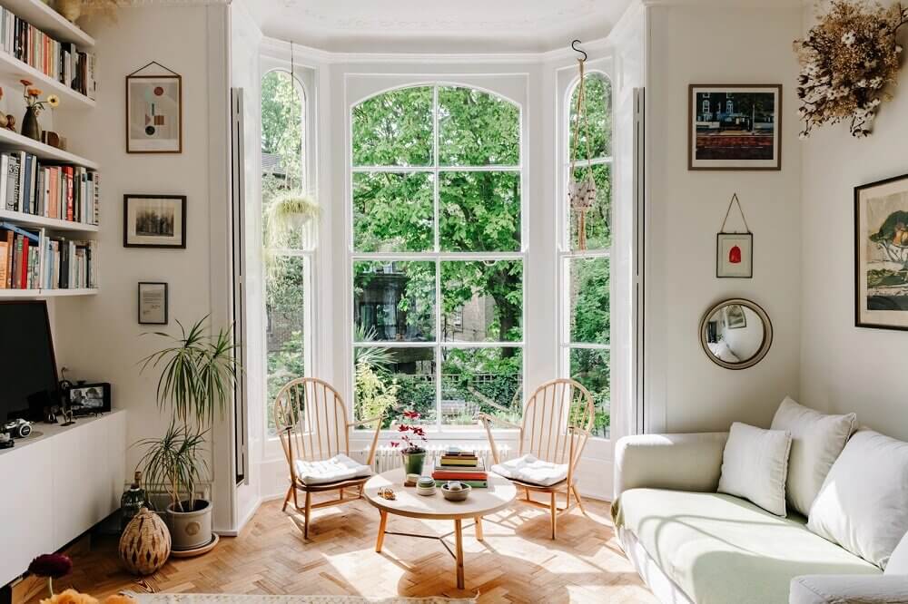 A Light-Filled London Apartment 1 light-filled-london-apartment-bay-window-nordroom