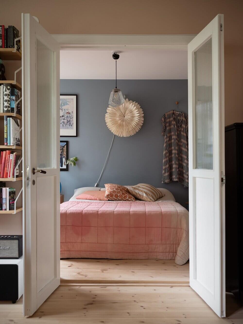 A Pink and Blue Scandinavian Apartment 11 pink-blue-scandinavian-apartment-nordroom