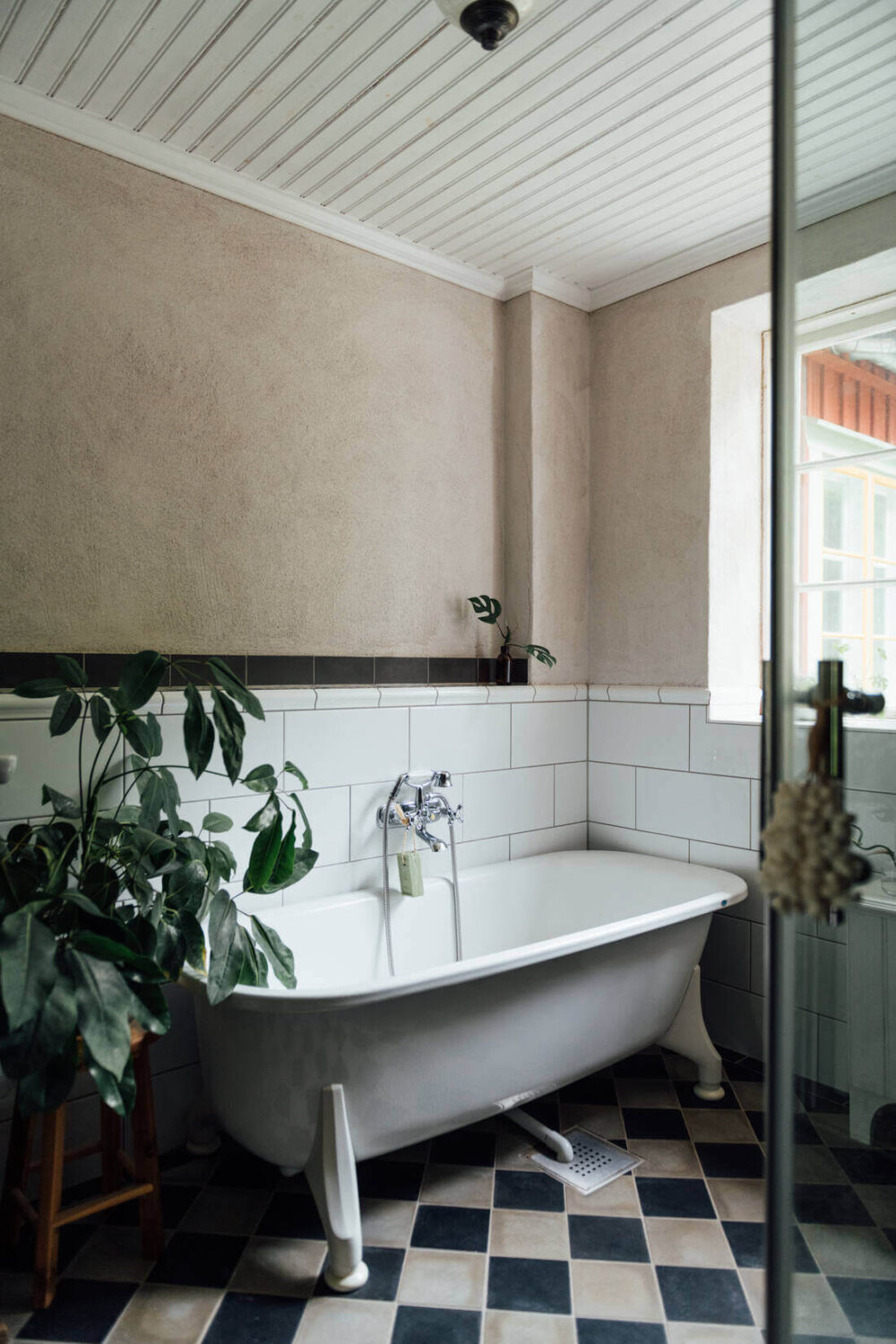 A 19th-Century Swedish Home with Charming Garden 12 19th-century-swedish-home-charming-garden-nordroom