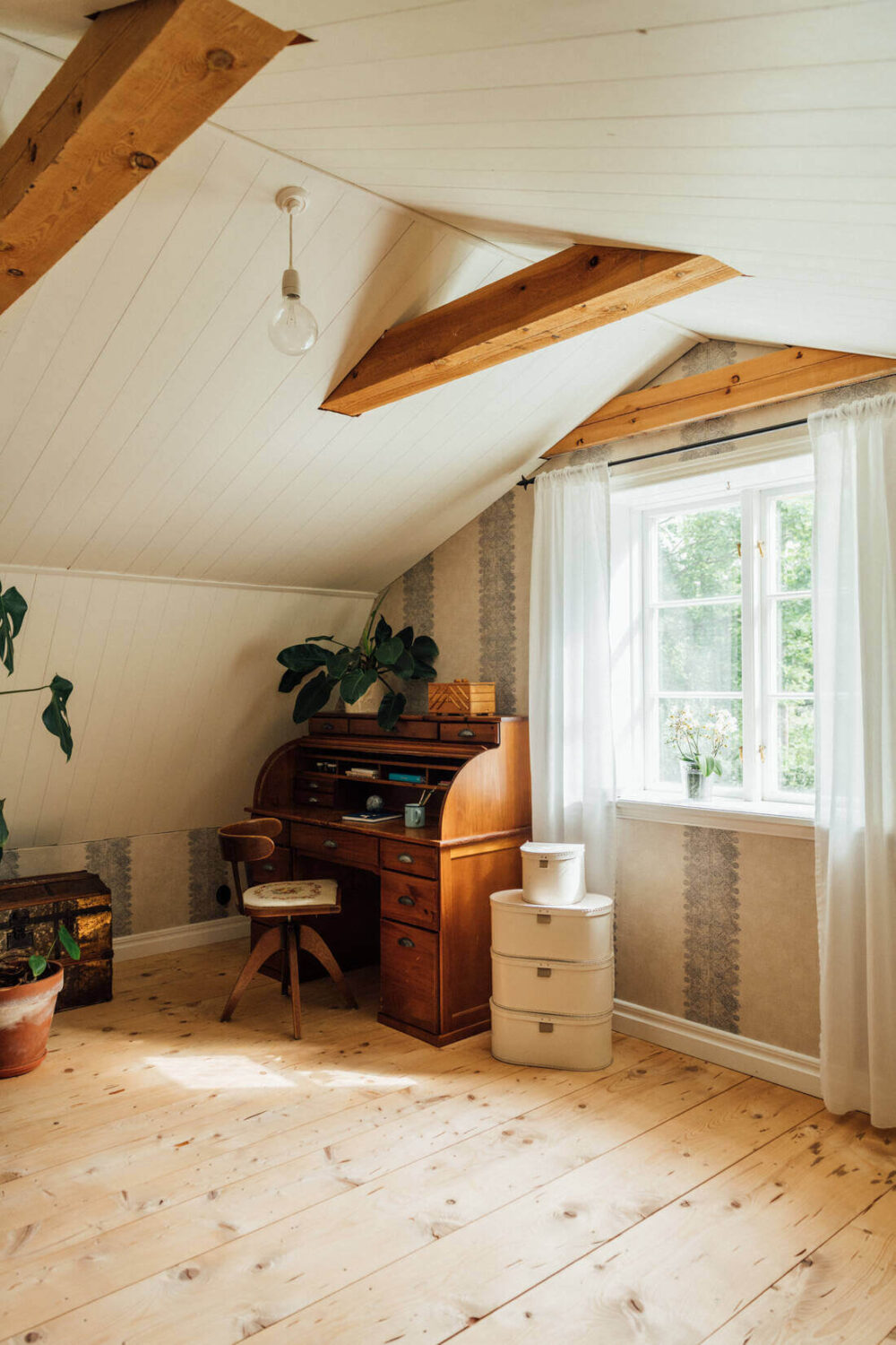 A 19th-Century Swedish Home with Charming Garden 18 19th-century-swedish-home-charming-garden-nordroom