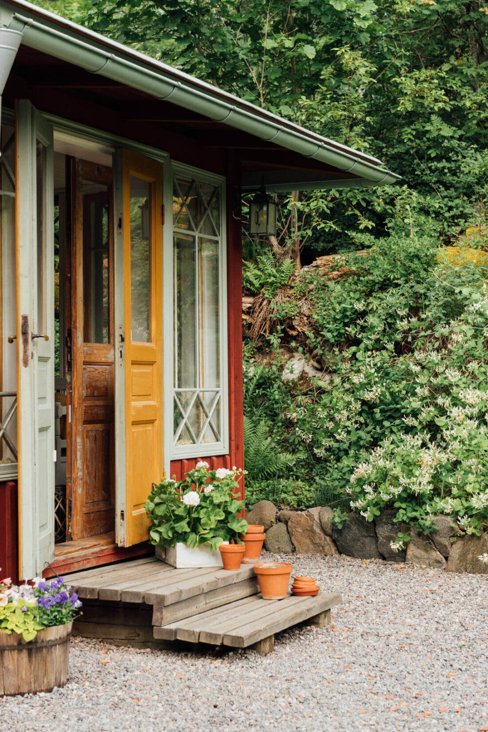 A 19th-Century Swedish Home with Charming Garden 2 19th-century-swedish-home-charming-garden-nordroom