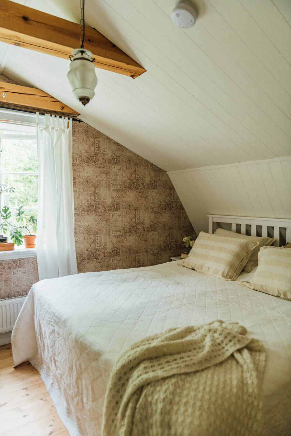 A 19th-Century Swedish Home with Charming Garden 20 19th-century-swedish-home-charming-garden-nordroom