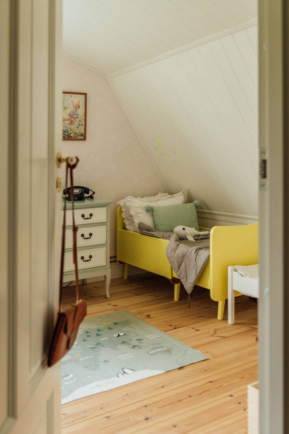 A 19th-Century Swedish Home with Charming Garden 23 19th-century-swedish-home-charming-garden-nordroom