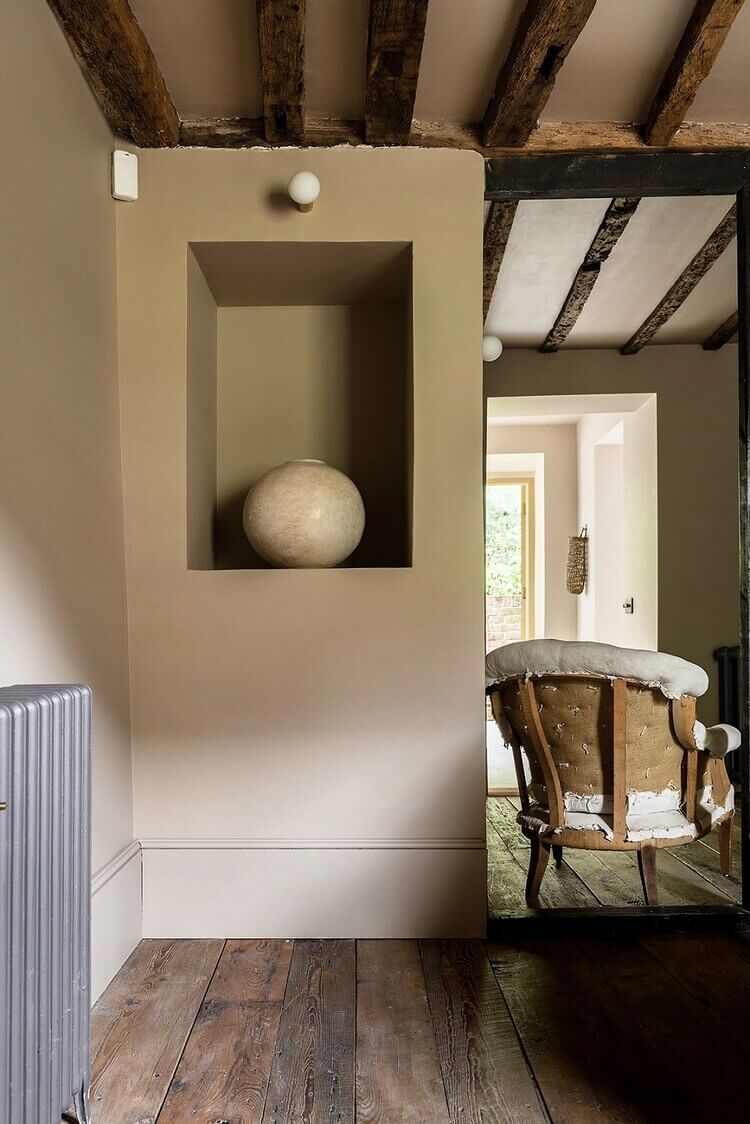 A Carefully Restored 17th Century English Cottage 5 carefully-restored-17th-century-english-cottage-nordroom