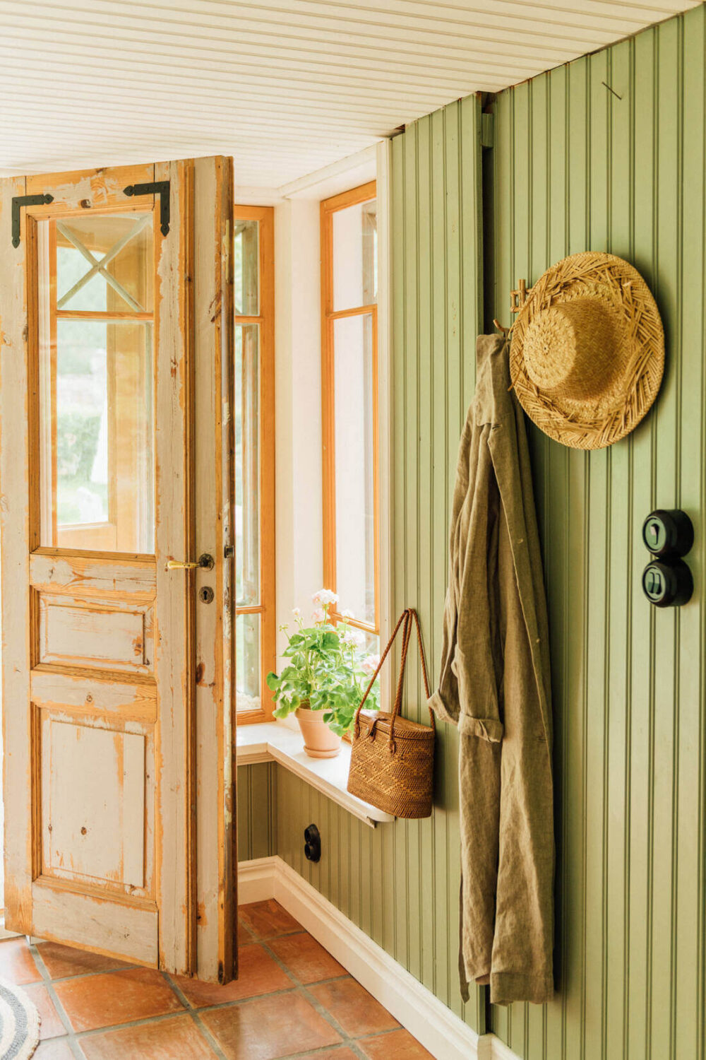 A 19th-Century Swedish Home with Charming Garden 5 19th-century-swedish-home-charming-garden-nordroom