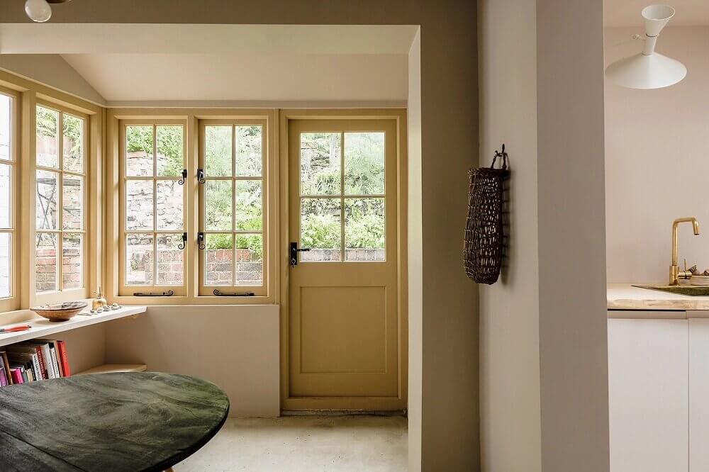 A Carefully Restored 17th Century English Cottage 11 carefully-restored-17th-century-english-cottage-nordroom