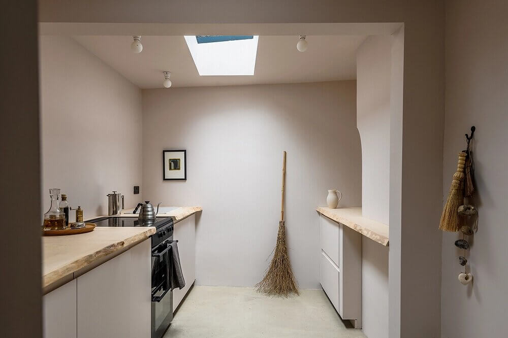 A Carefully Restored 17th Century English Cottage 13 carefully-restored-17th-century-english-cottage-nordroom