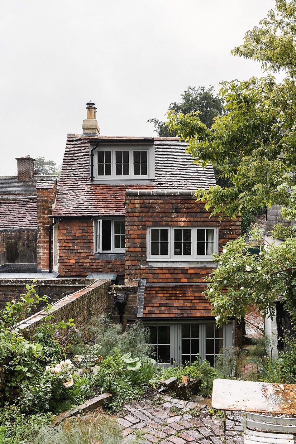 A Carefully Restored 17th Century English Cottage 23 carefully-restored-17th-century-english-cottage-nordroom