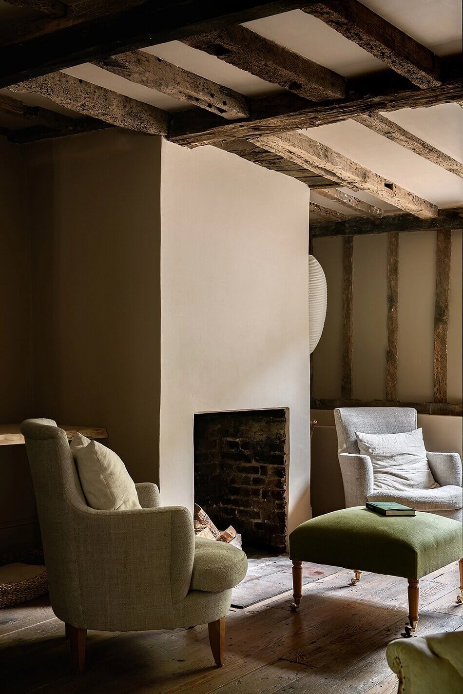A Carefully Restored 17th Century English Cottage 3 carefully-restored-17th-century-english-cottage-nordroom