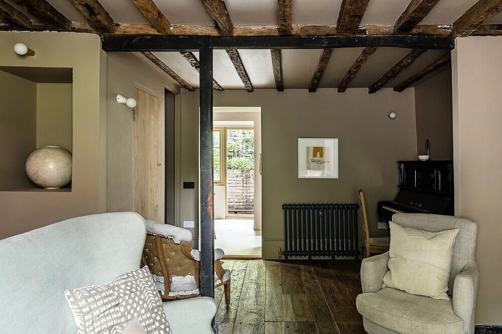 A Carefully Restored 17th Century English Cottage 4 carefully-restored-17th-century-english-cottage-nordroom