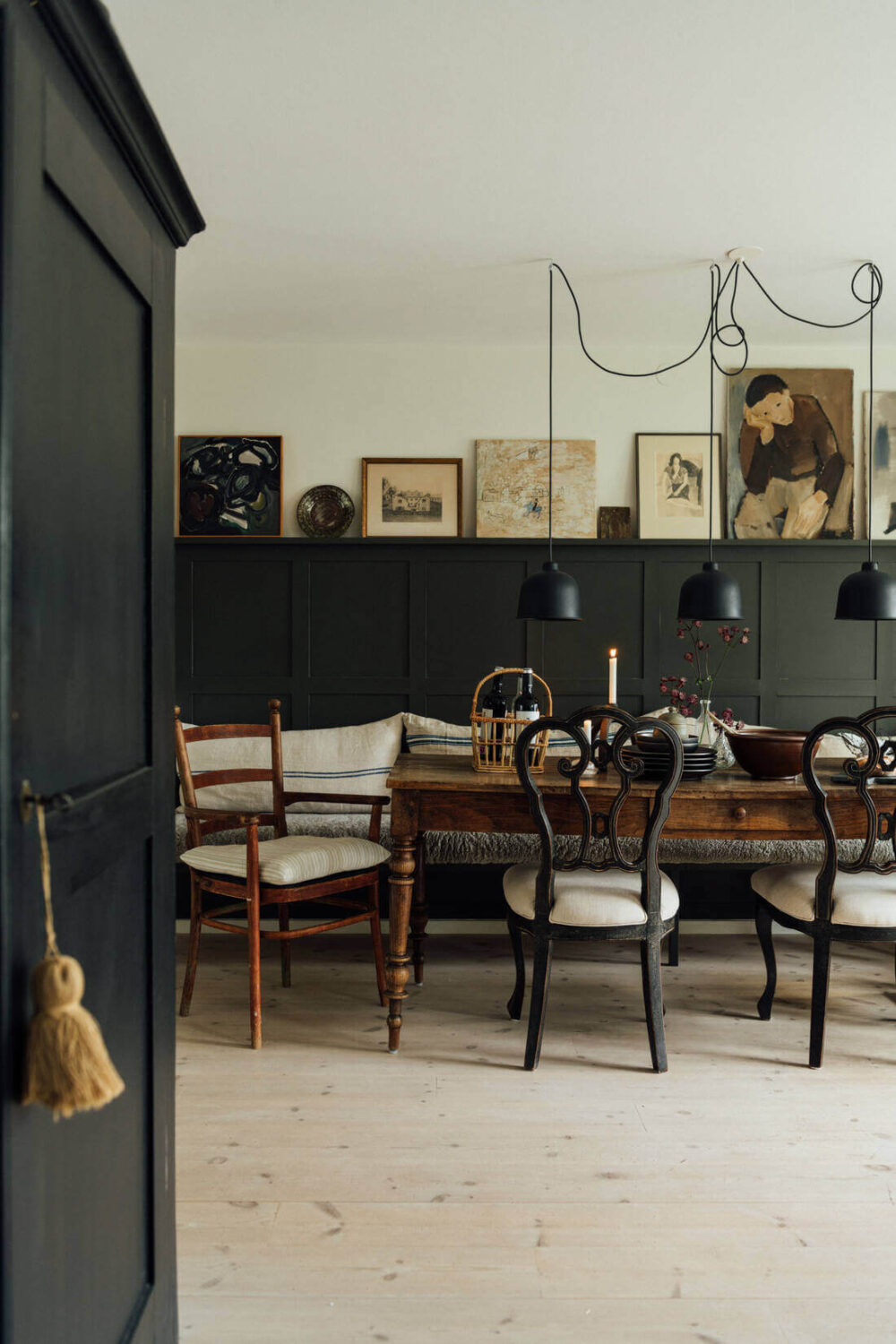 A Cozy Black and White Home in Sweden 2 cozy-black-white-home-sweden-nordroom