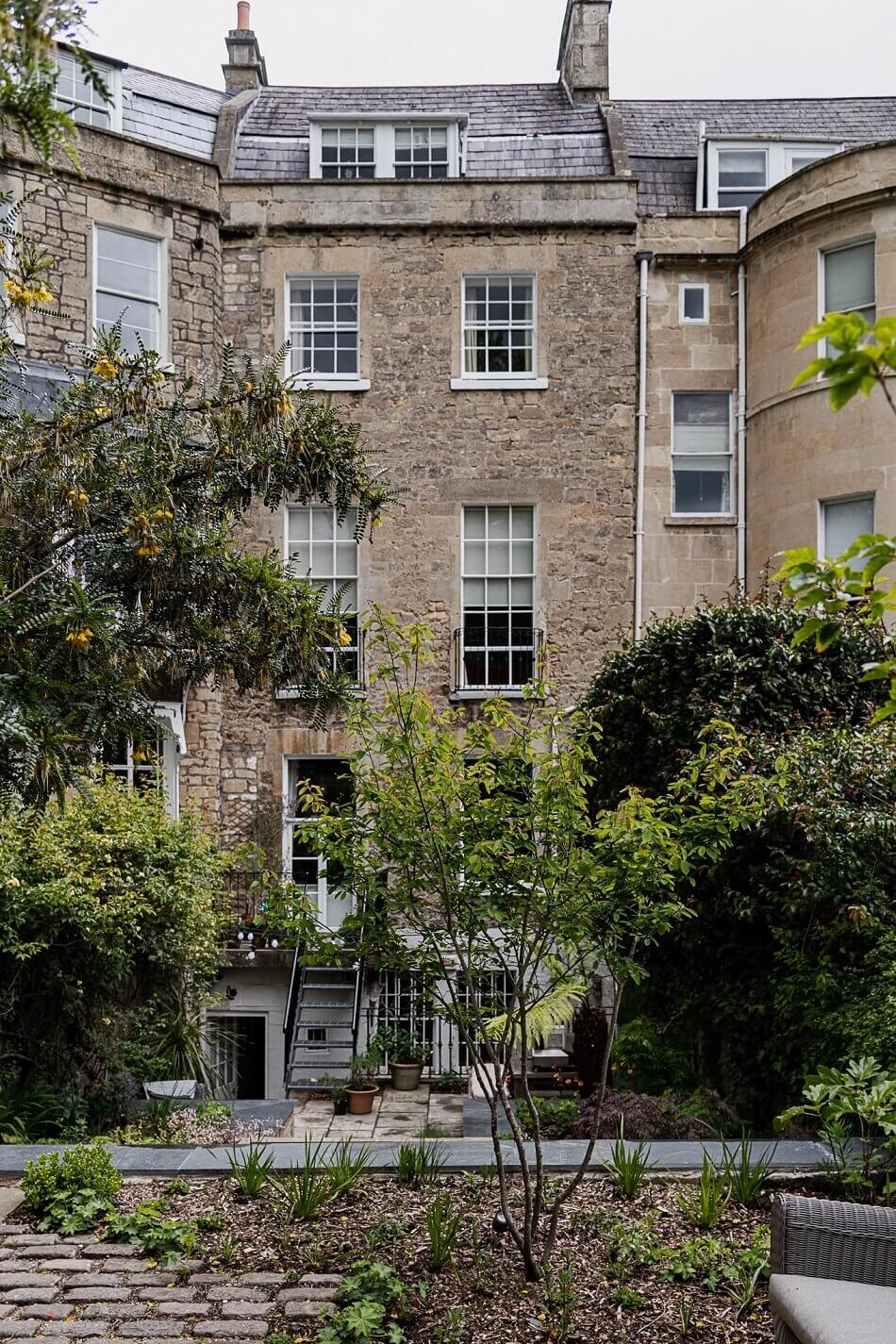 A Vibrant Colorful Townhouse in Bath 24 vibrant-colorful-townhouse-bath-nordroom