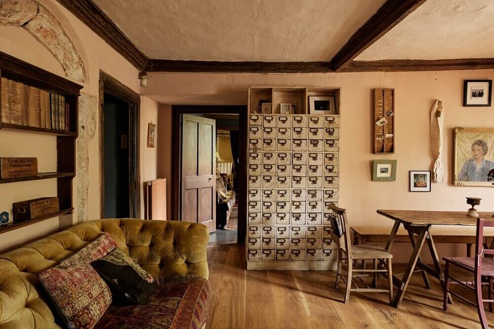 An English Country House with Historic Features 14 english-country-house-historic-features-nordroom
