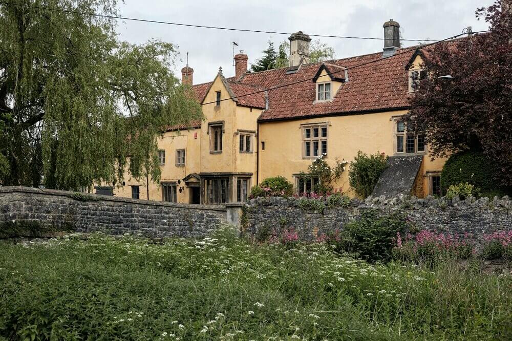 An English Country House with Historic Features 26 english-country-house-historic-features-nordroom