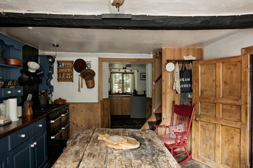An English Country House with Historic Features 8 english-country-house-historic-features-nordroom