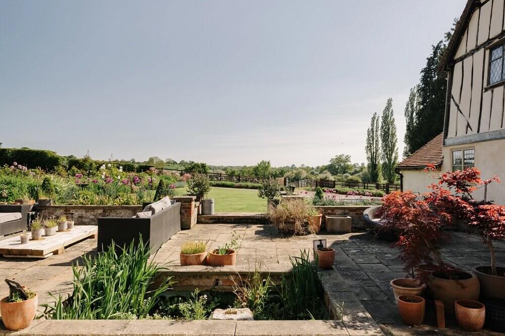 An English Farmhouse Brimming With History 27 english-farmhouse-brimming-with-history-nordroom