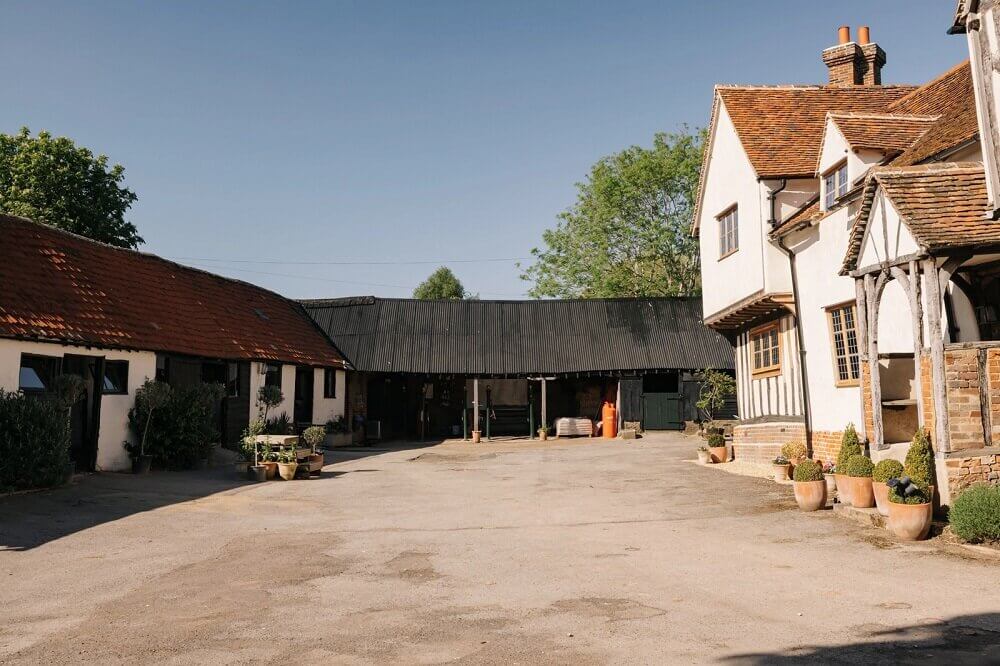 An English Farmhouse Brimming With History 31 english-farmhouse-brimming-with-history-nordroom