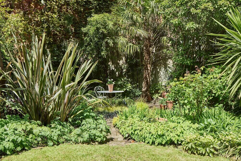 A Light-Filled Maisonette With Lovely Garden 22 garden-london-maisonette-nordroom
