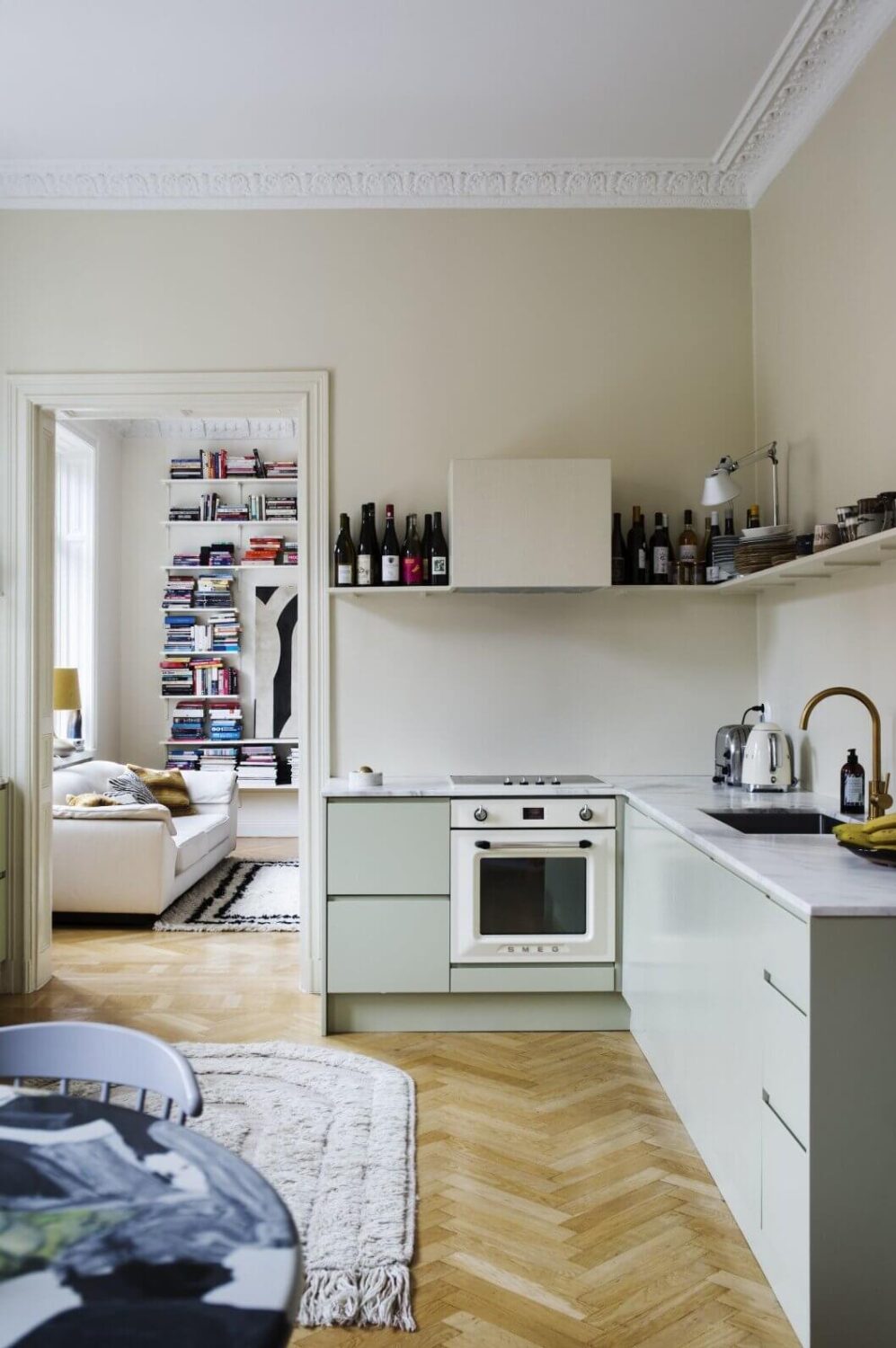 The Eclectic Apartment of a Swedish Bag Designer 5 light-kitchen-scandinavian-apartment-nordroom