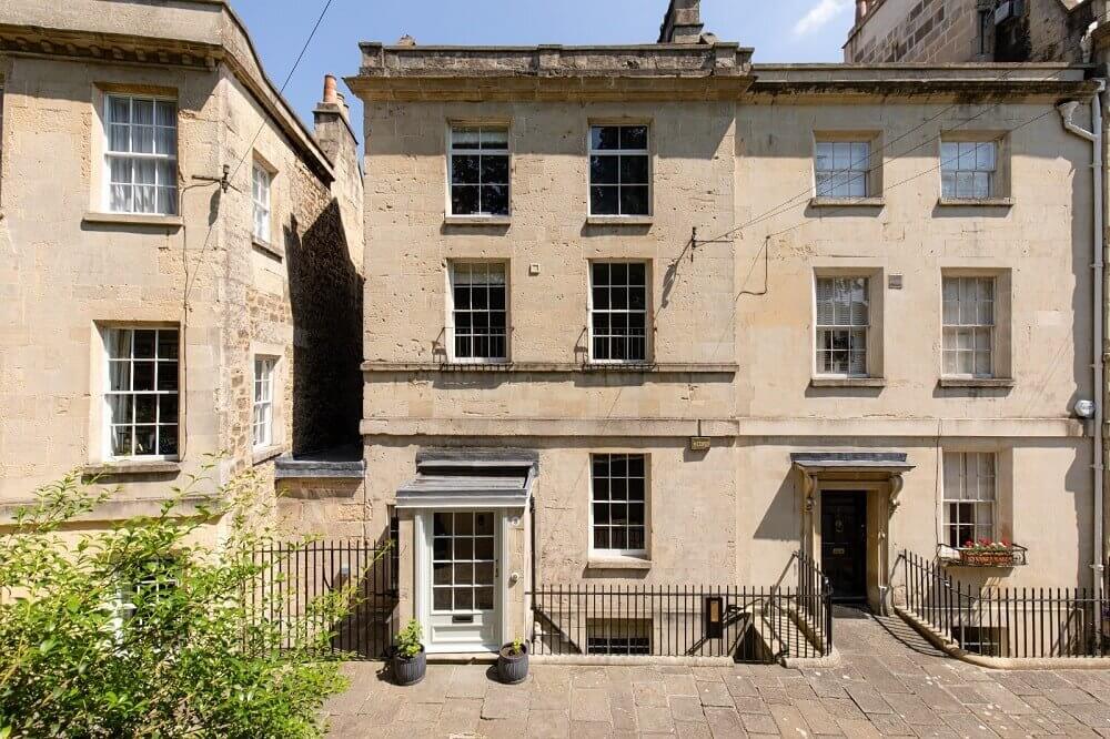 A Peaceful Townhouse in Bath With A Pink Surprise 22 serene-townhouse-bath-garden-gainsborough-nordroom