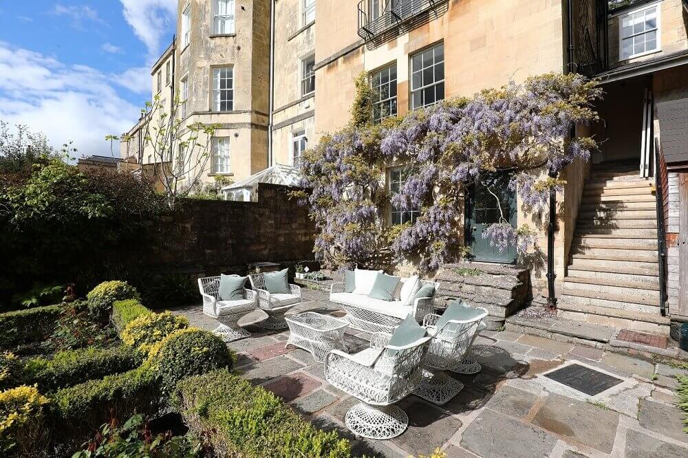 A Peaceful Townhouse in Bath With A Pink Surprise 17 serene-townhouse-bath-garden-gainsborough-nordroom