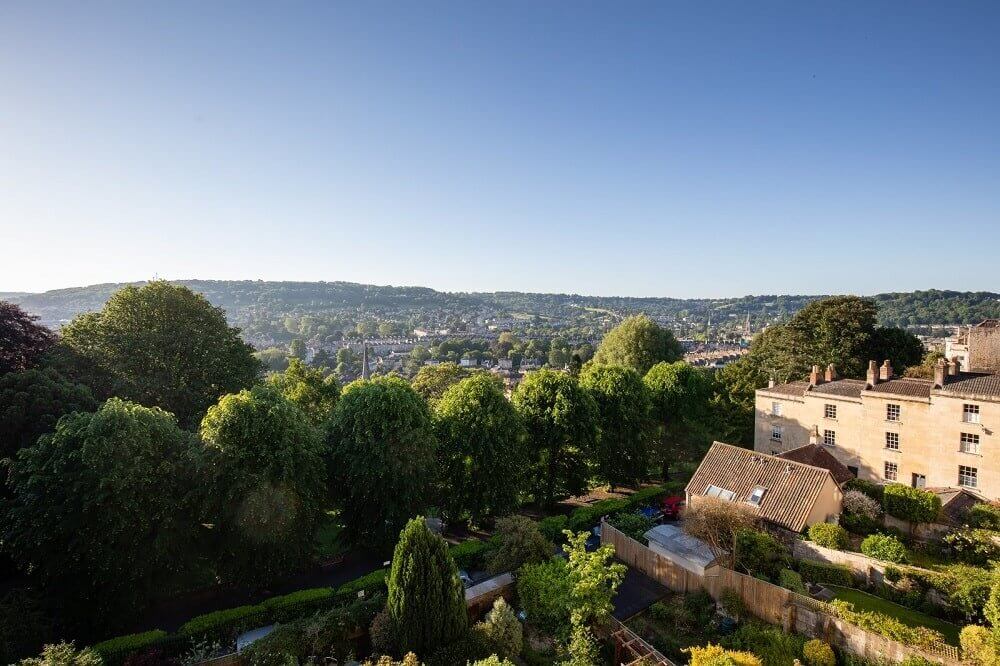 A Peaceful Townhouse in Bath With A Pink Surprise 21 serene-townhouse-bath-garden-gainsborough-nordroom