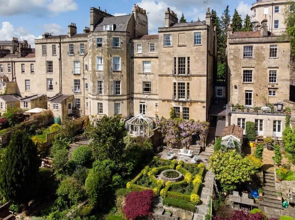 serene-townhouse-bath-garden-gainsborough-nordroom
