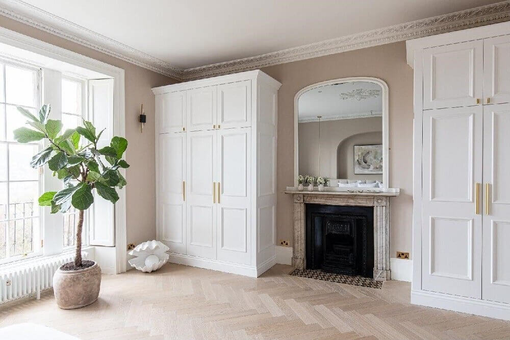 A Peaceful Townhouse in Bath With A Pink Surprise 10 serene-townhouse-bath-master-bedroom-gainsborough-nordroom
