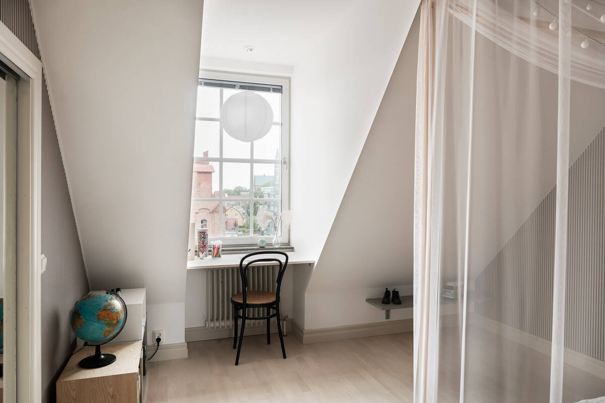 A Stockholm Maisonette Decorated in Warm Neutrals 14 stockholm-apartment-warm-neutral-color-palette-nordroom