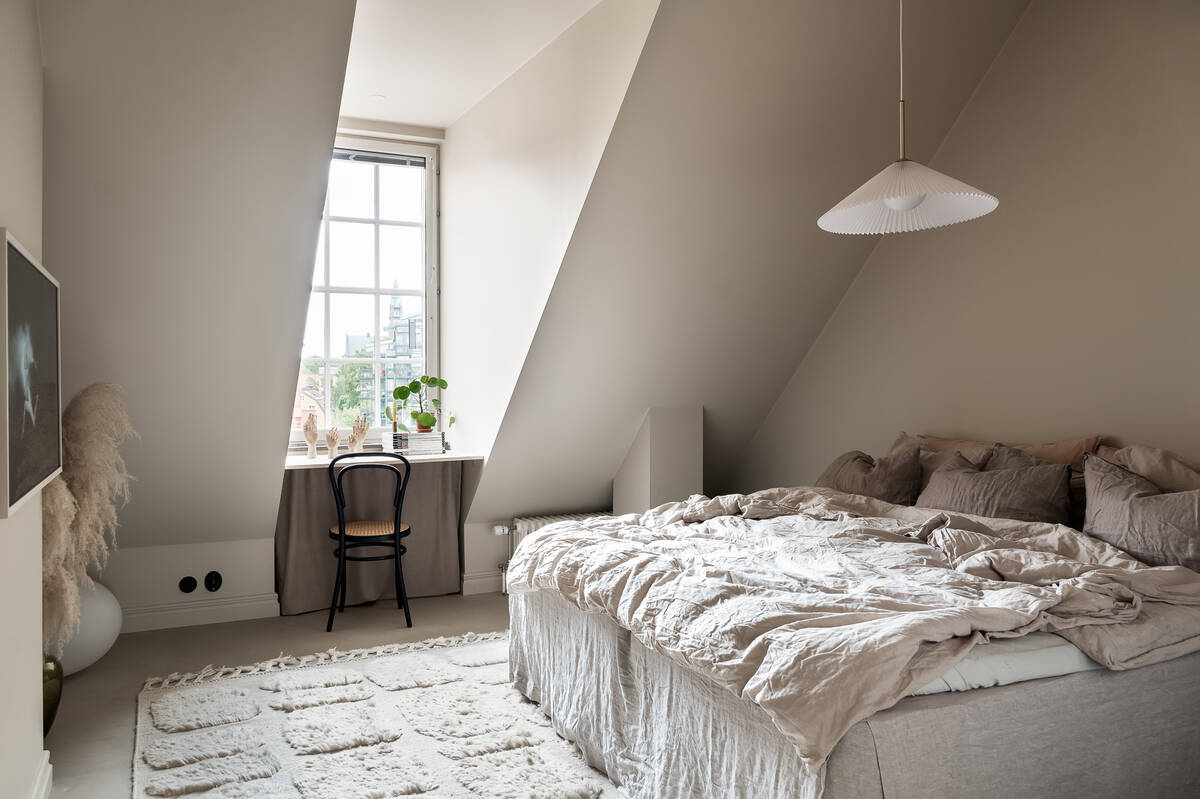 A Stockholm Maisonette Decorated in Warm Neutrals 12 stockholm-apartment-warm-neutral-color-palette-nordroom