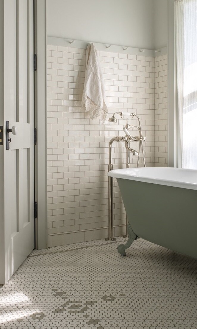 Reading Nooks in a Stylish Iowa City Home 20 bathroom-iowa-city-house-jessica-helgerson-nordroom