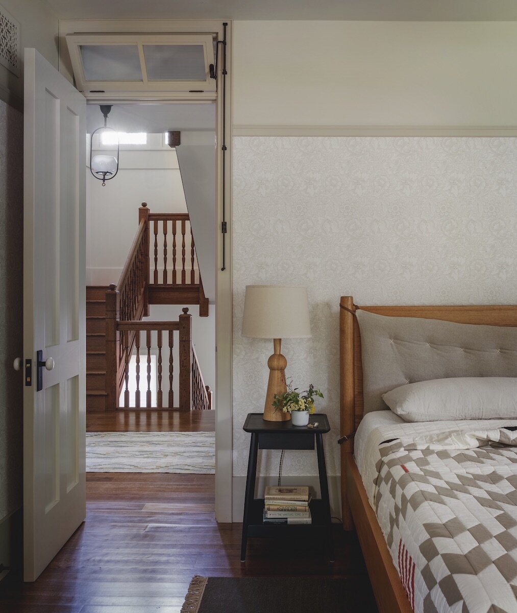 Reading Nooks in a Stylish Iowa City Home 16 bedroom-iowa-city-house-jessica-helgerson-nordroom
