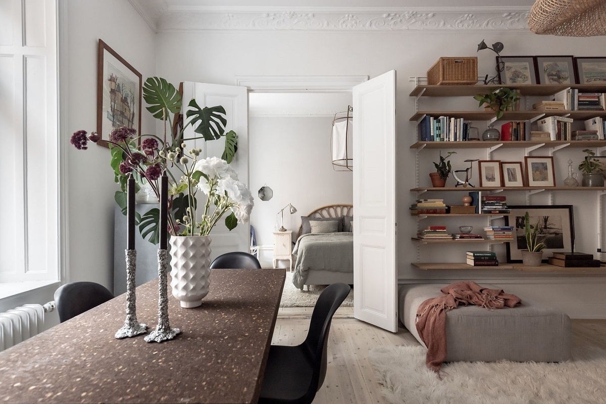 A Bright and Natural Scandinavian Apartment 7 bright-natural-scandinavian-apartment-period-details-nordroom