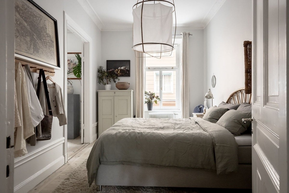 A Bright and Natural Scandinavian Apartment 9 bright-natural-scandinavian-apartment-period-details-nordroom
