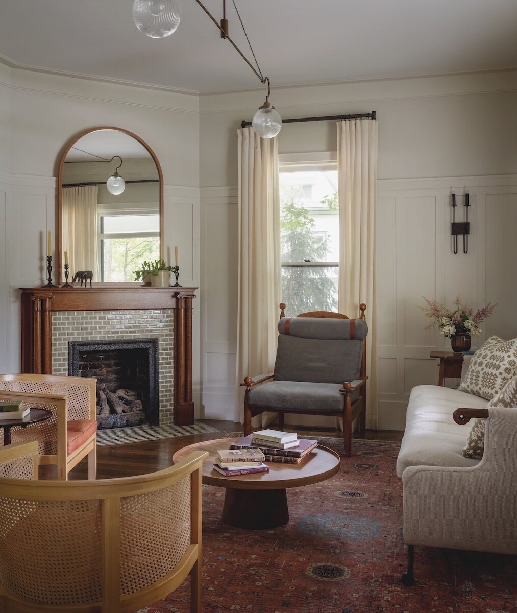 Reading Nooks in a Stylish Iowa City Home 7 living-room-fireplace-iowa-city-house-jessica-helgerson-nordroom
