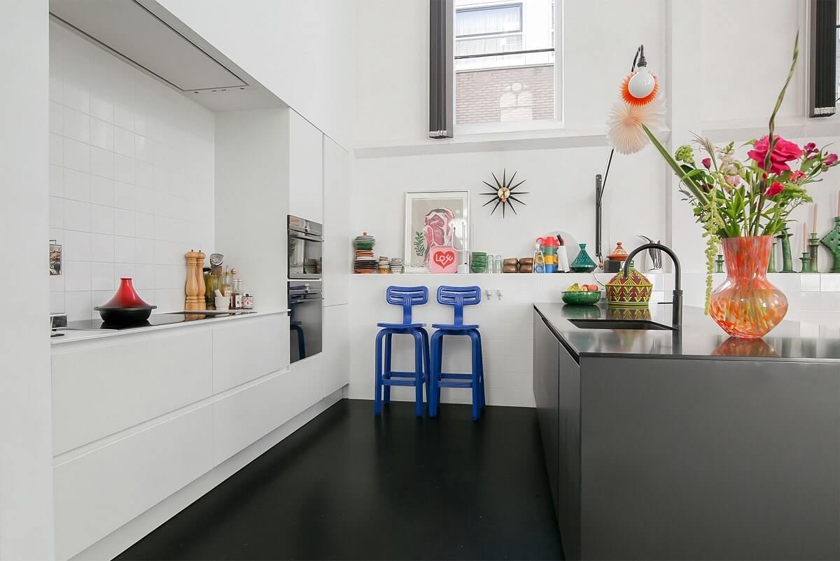 A Modern Chapel Conversion with Bright Colors 7 modern-chapel-conversion-bright-colors-nordroom