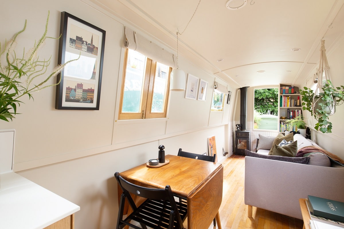 A Narrow but Stylish Houseboat in London 11 narrow-houseboat-london-nordroom