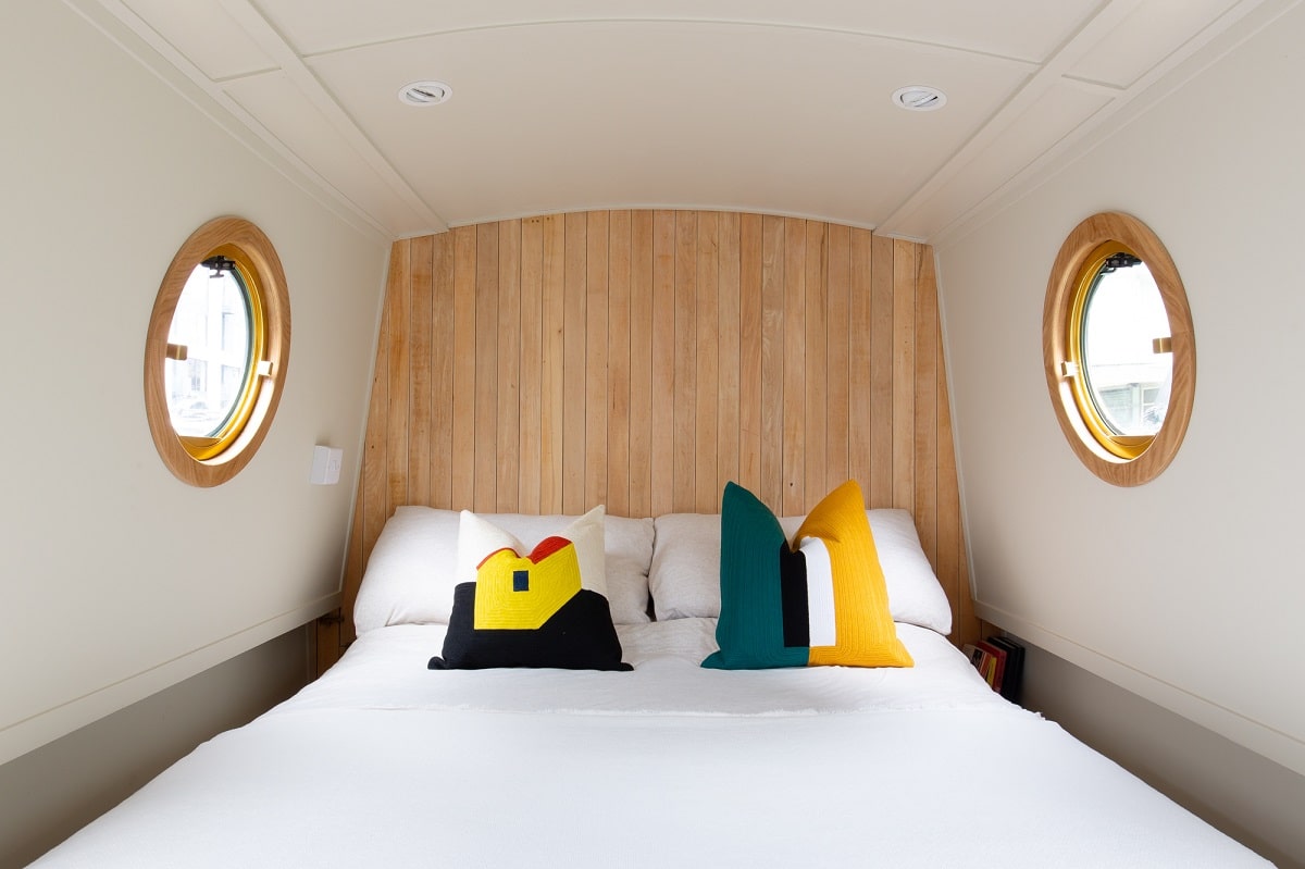 A Narrow but Stylish Houseboat in London 16 narrow-houseboat-london-nordroom