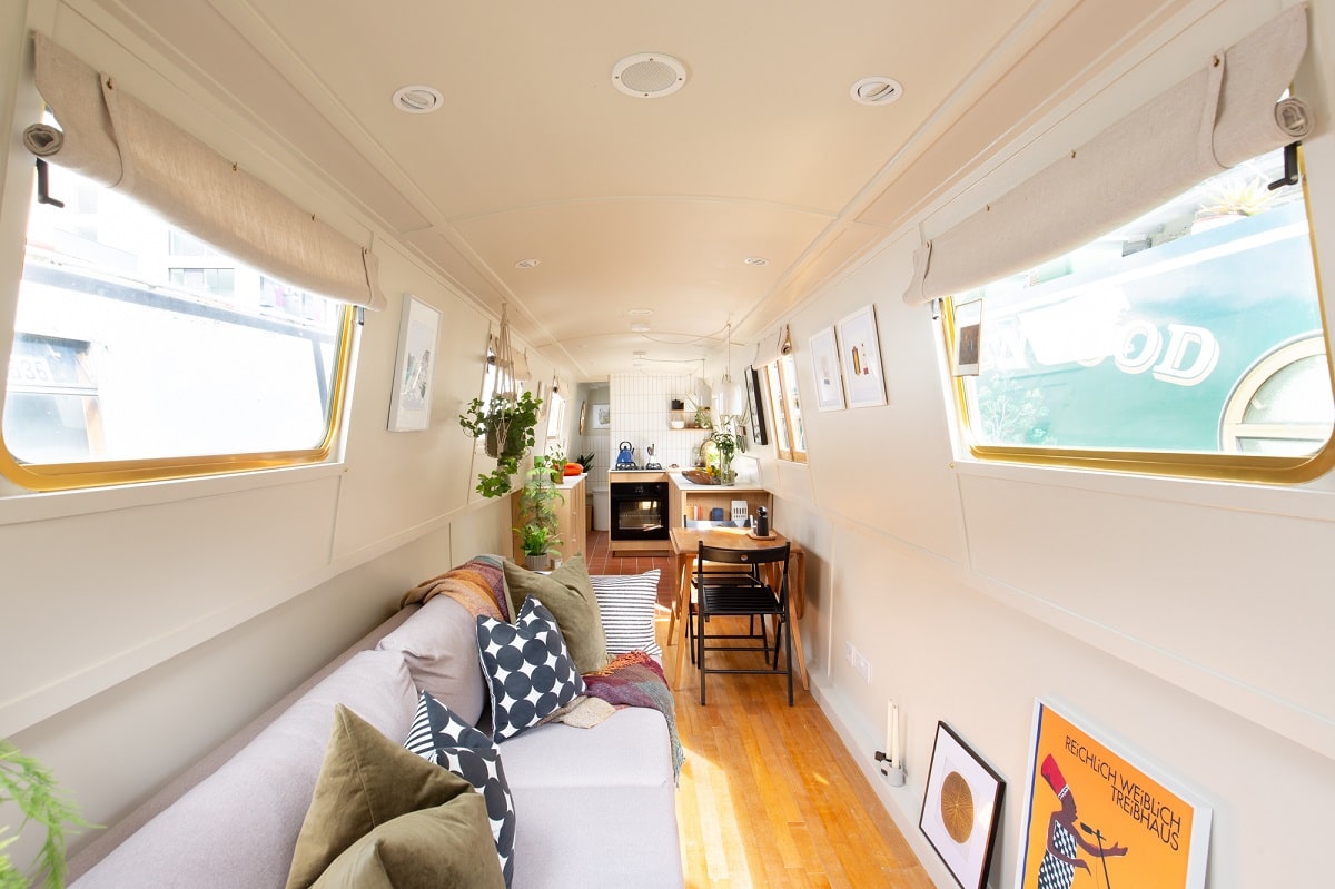 A Narrow but Stylish Houseboat in London 3 narrow-houseboat-london-nordroom