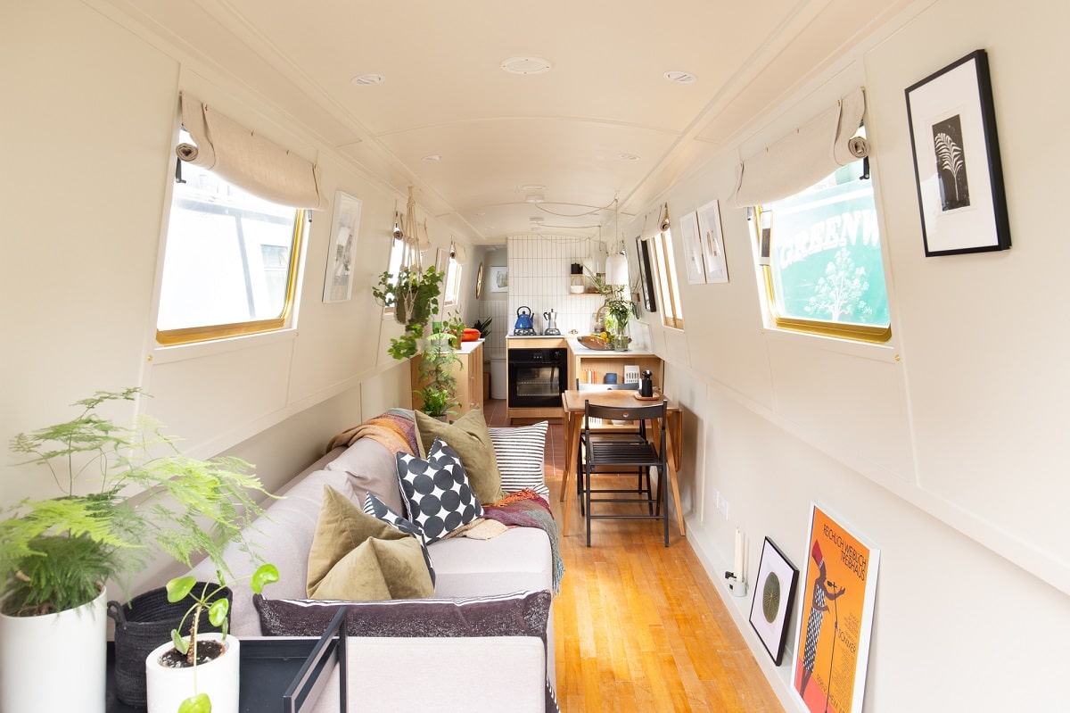 A Narrow but Stylish Houseboat in London 4 narrow-houseboat-london-nordroom