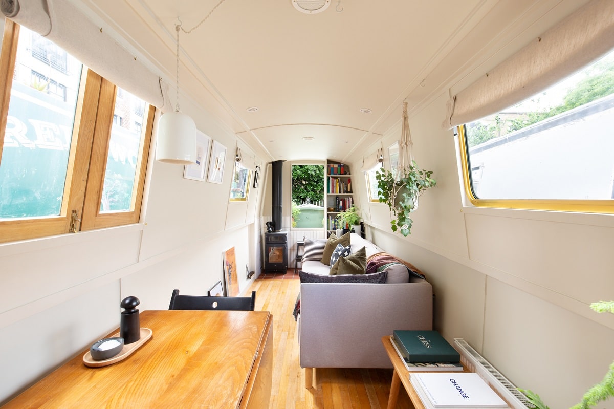 A Narrow but Stylish Houseboat in London 9 narrow-houseboat-london-nordroom