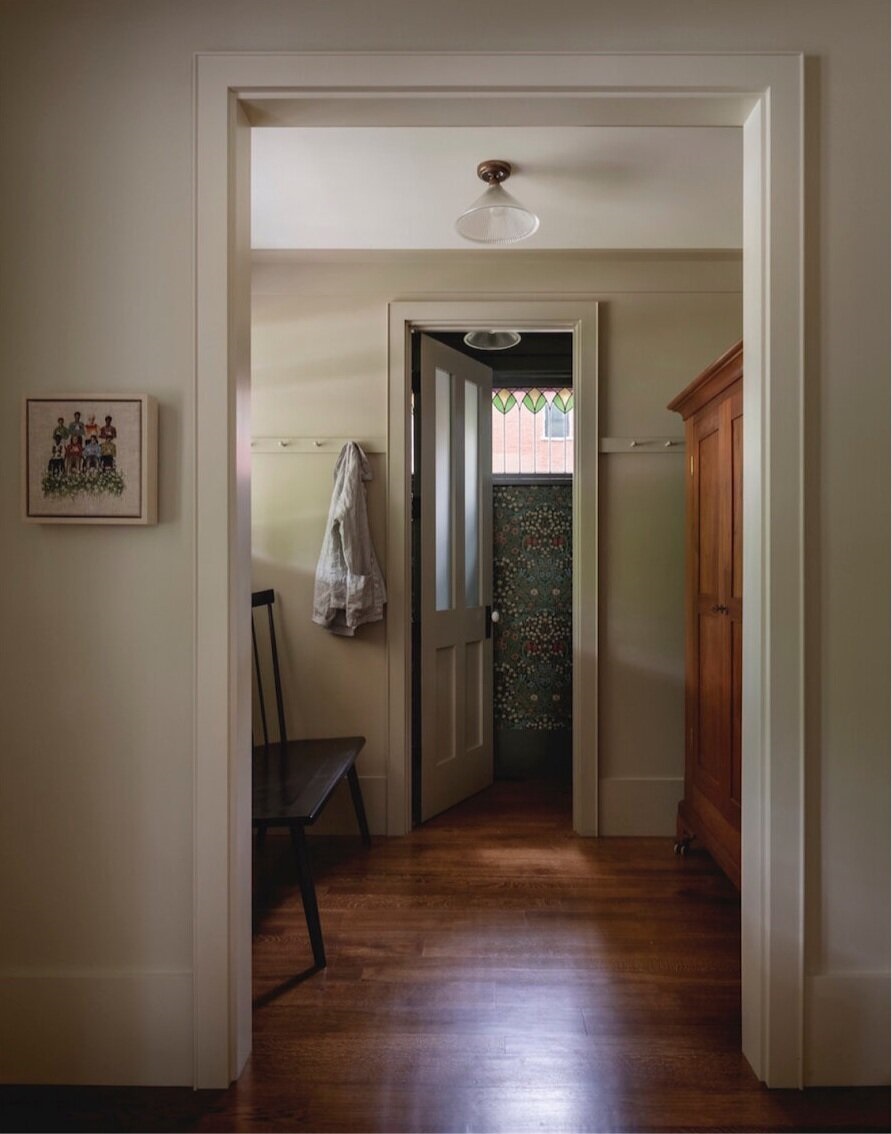 Reading Nooks in a Stylish Iowa City Home 12 powder room iowa city house jessica helgerson nordroom Reading Nooks in a Stylish Iowa City Home