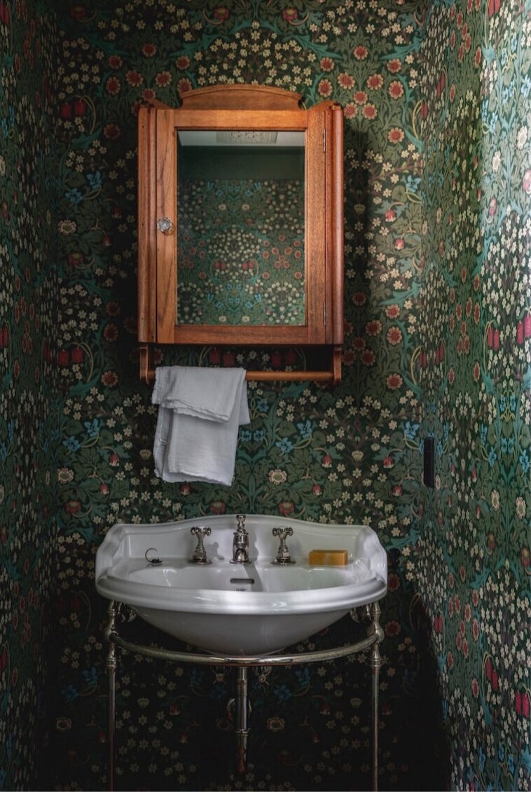 Reading Nooks in a Stylish Iowa City Home 11 powder room wallpaper iowa city house jessica helgerson nordroom Reading Nooks in a Stylish Iowa City Home