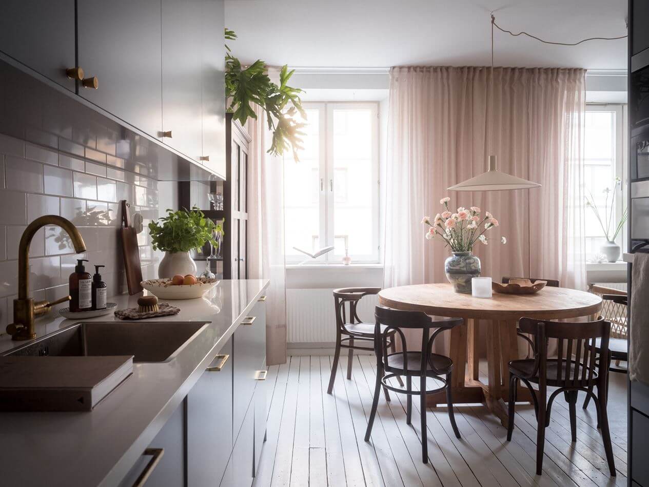 A Soft Scandinavian Home with Dark Blue Bedroom 5 soft-scandinavian-home-dark-blue-bedroom-nordroom