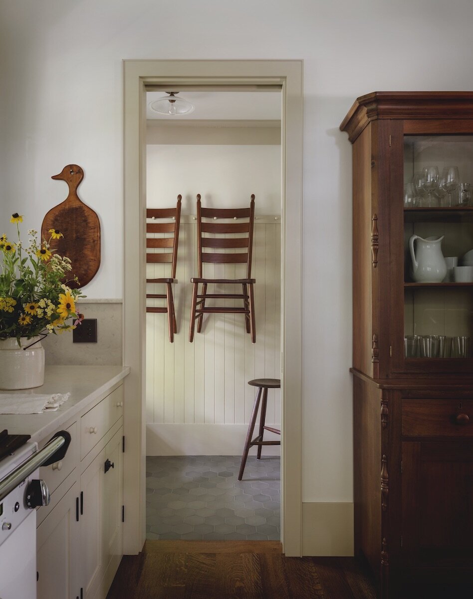 Reading Nooks in a Stylish Iowa City Home 3 utility-room-iowa-city-house-jessica-helgerson-nordroom