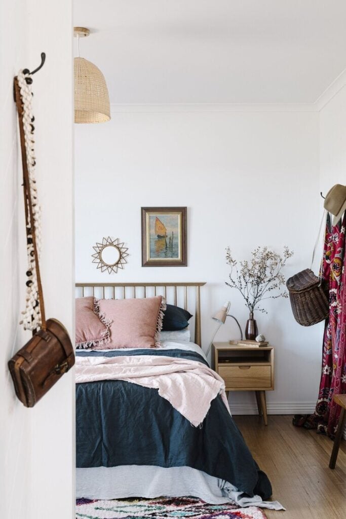 20 Stylish and Peaceful Holiday Cottages in Tasmania 11 whale-song-holiday-cottage-tasmania-nordroom