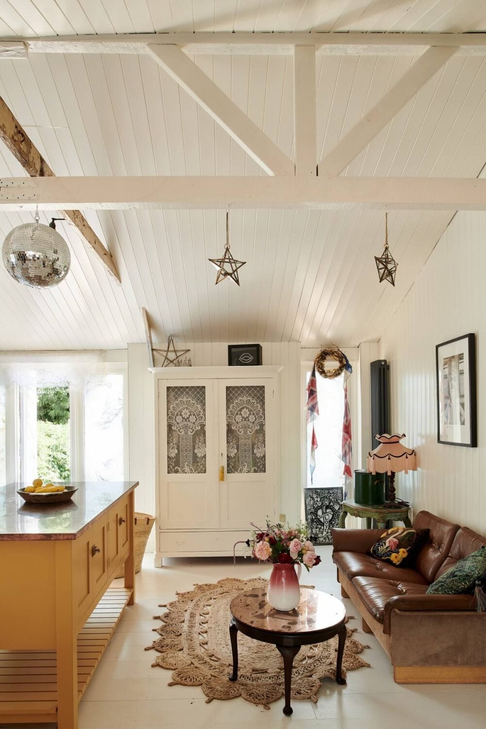 Pearl Lowe's Light Bohemian Beach House Kitchen 11 pearl-lowe-light-bohemian-beach-house-devol-kitchen-nordroom