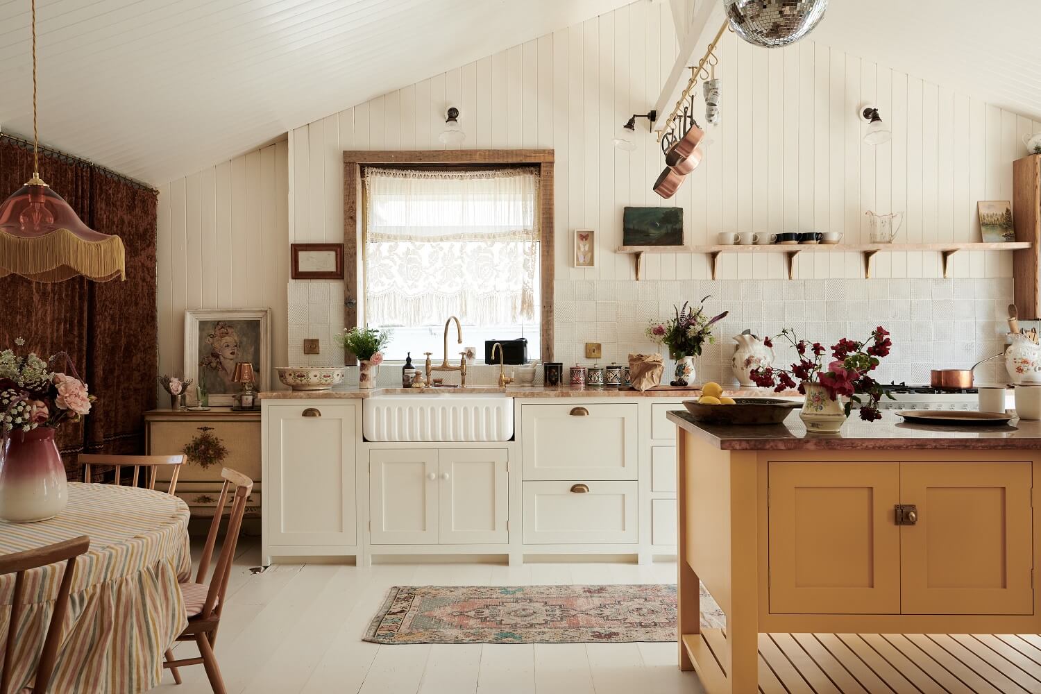 Pearl Lowe's Light Bohemian Beach House Kitchen 2 pearl-lowe-light-bohemian-beach-house-devol-kitchen-nordroom