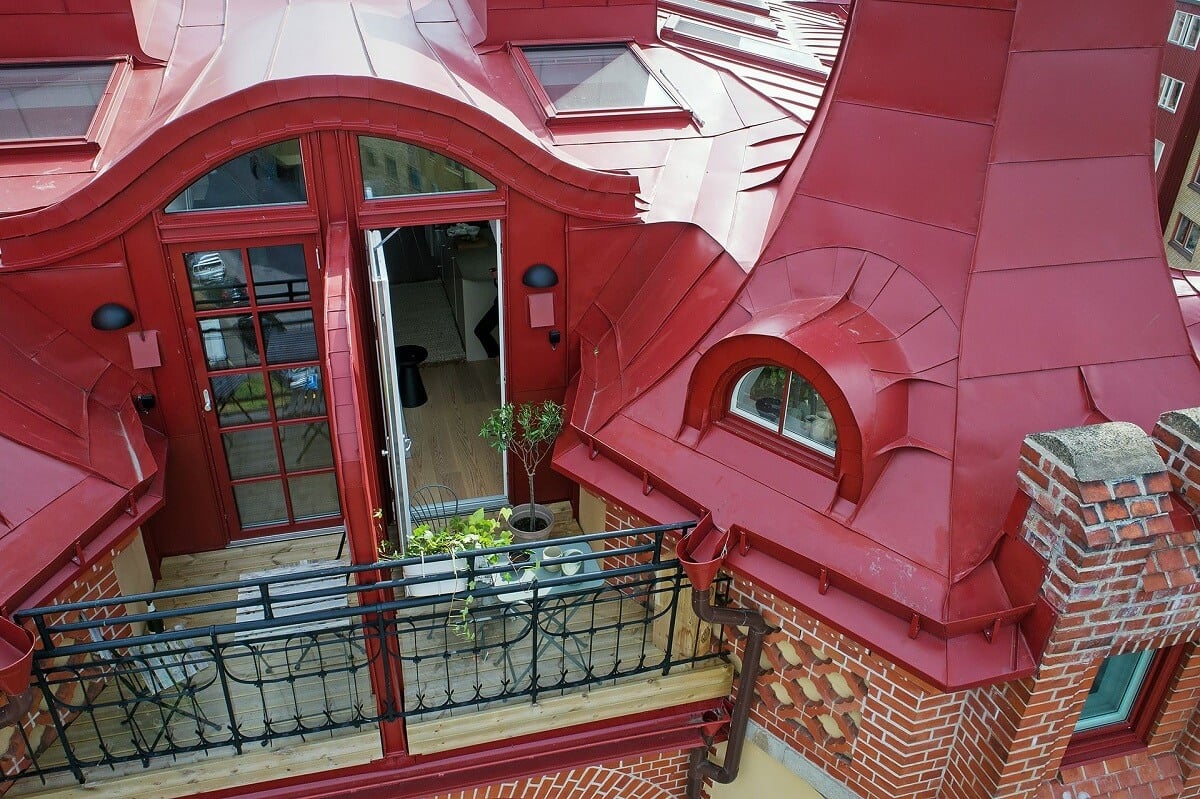 A Tiny but Light Attic Apartment in Sweden 15 balcony-attic-apartment-sweden-nordroom