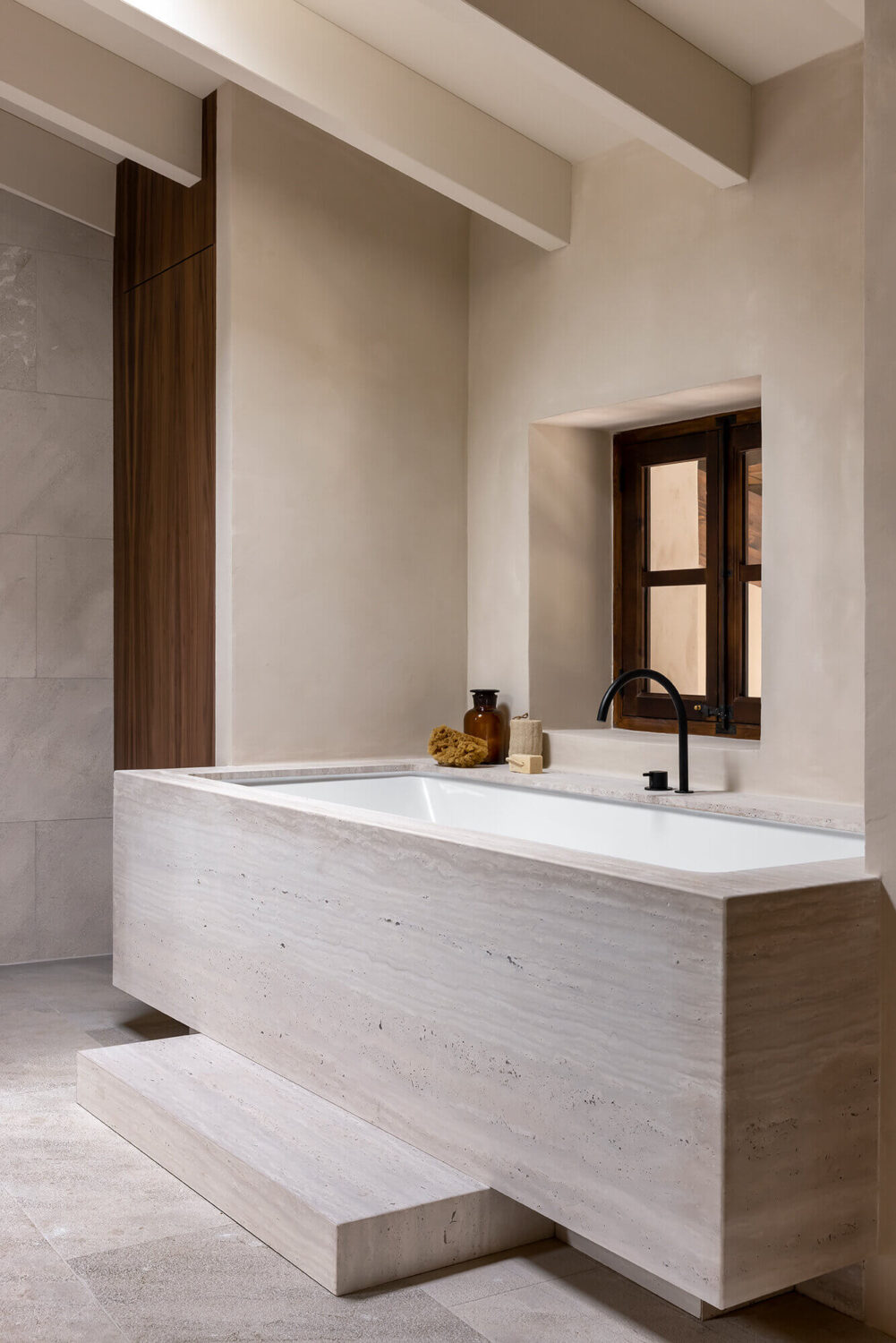A Renovated Historic Townhouse on Mallorca 13 bathroom-historic-townhouse-majorca-nordroom